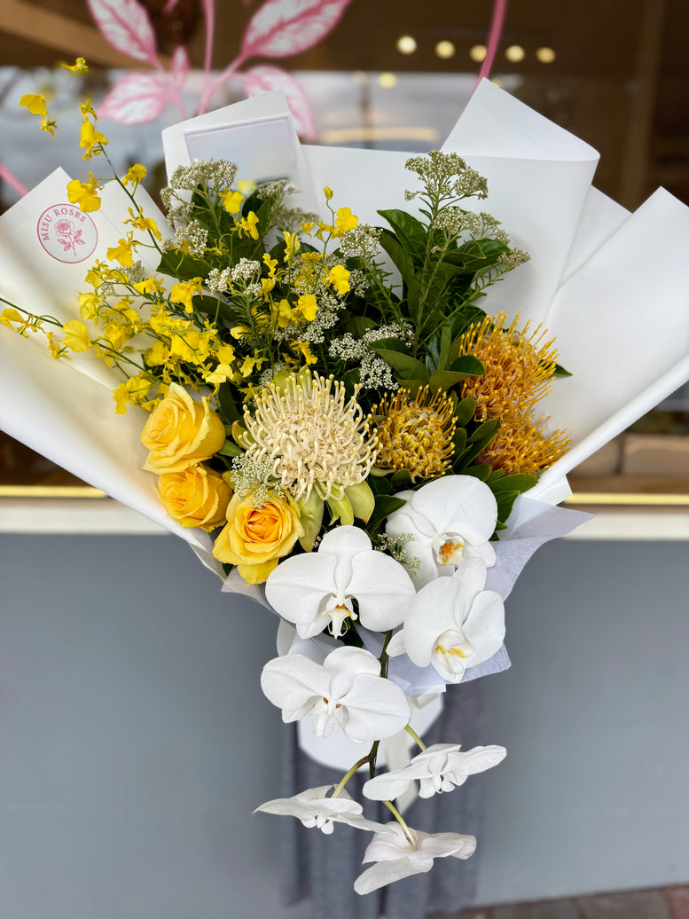 Premium Phalaenopsis Sunshine Bouquet, Large Size ( As Shown)