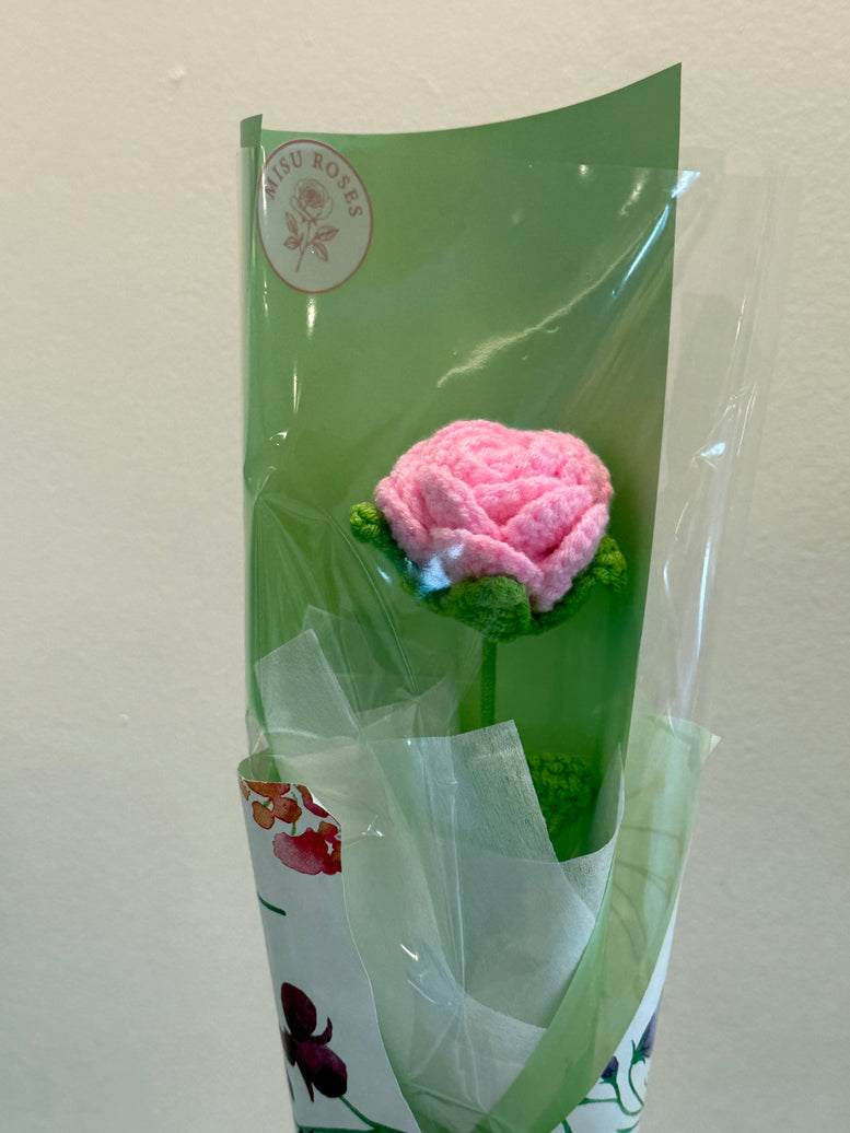 Blush rose crochet single bouquet