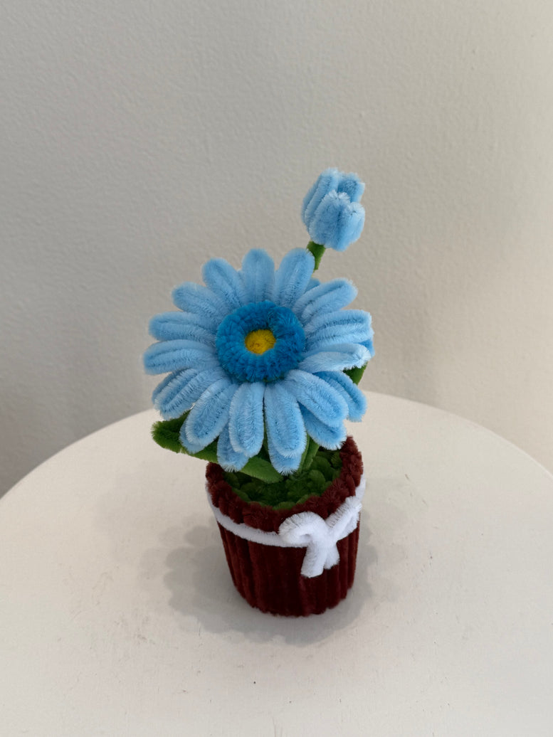 Blue Gerbera handmade pipe cleaner