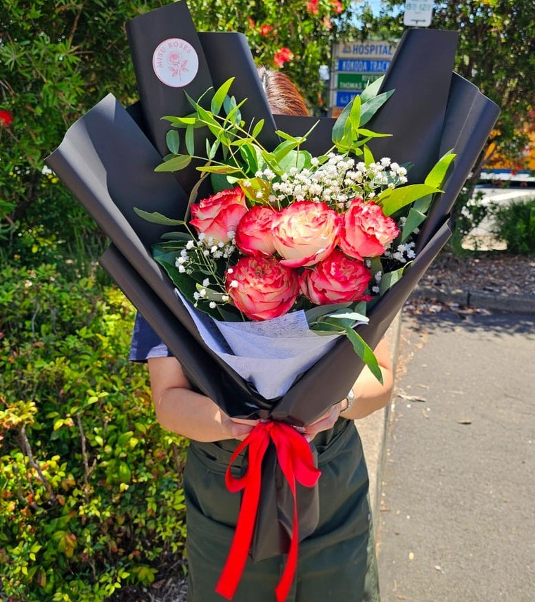 6 Apple Roses Bouquet (As Shown)