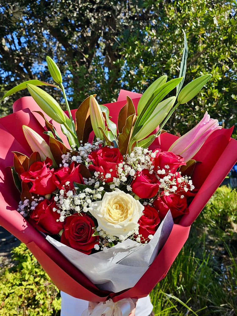 Circle of Love Premium Bouquet