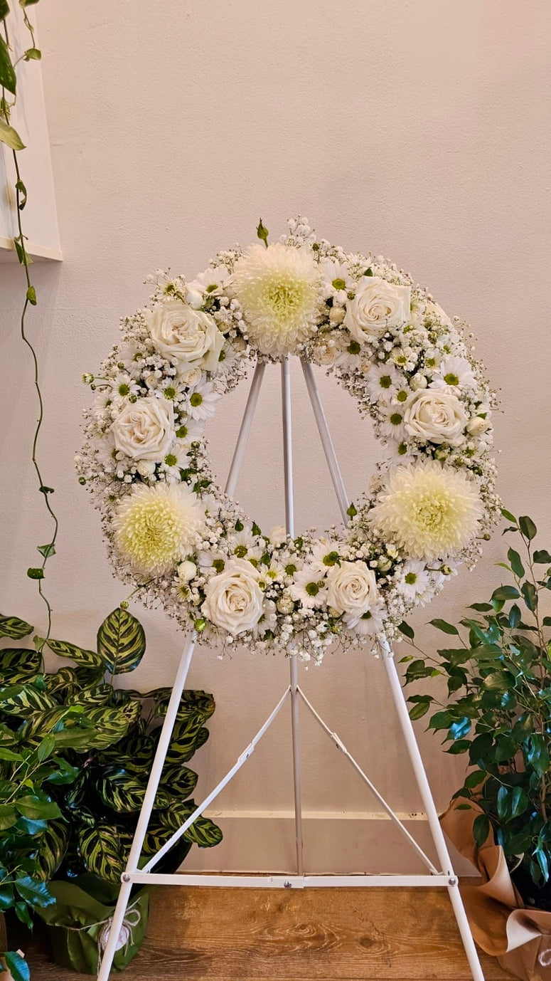 White Chrysanthemum 40cm Wreath