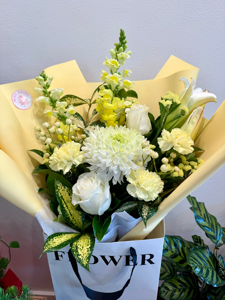 Standard Lemonade Bouquet. Meidum Size ( As Shown)