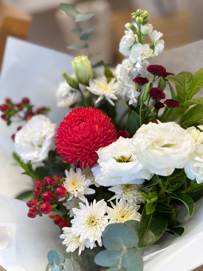 Heart of Snow Standard Bouquet