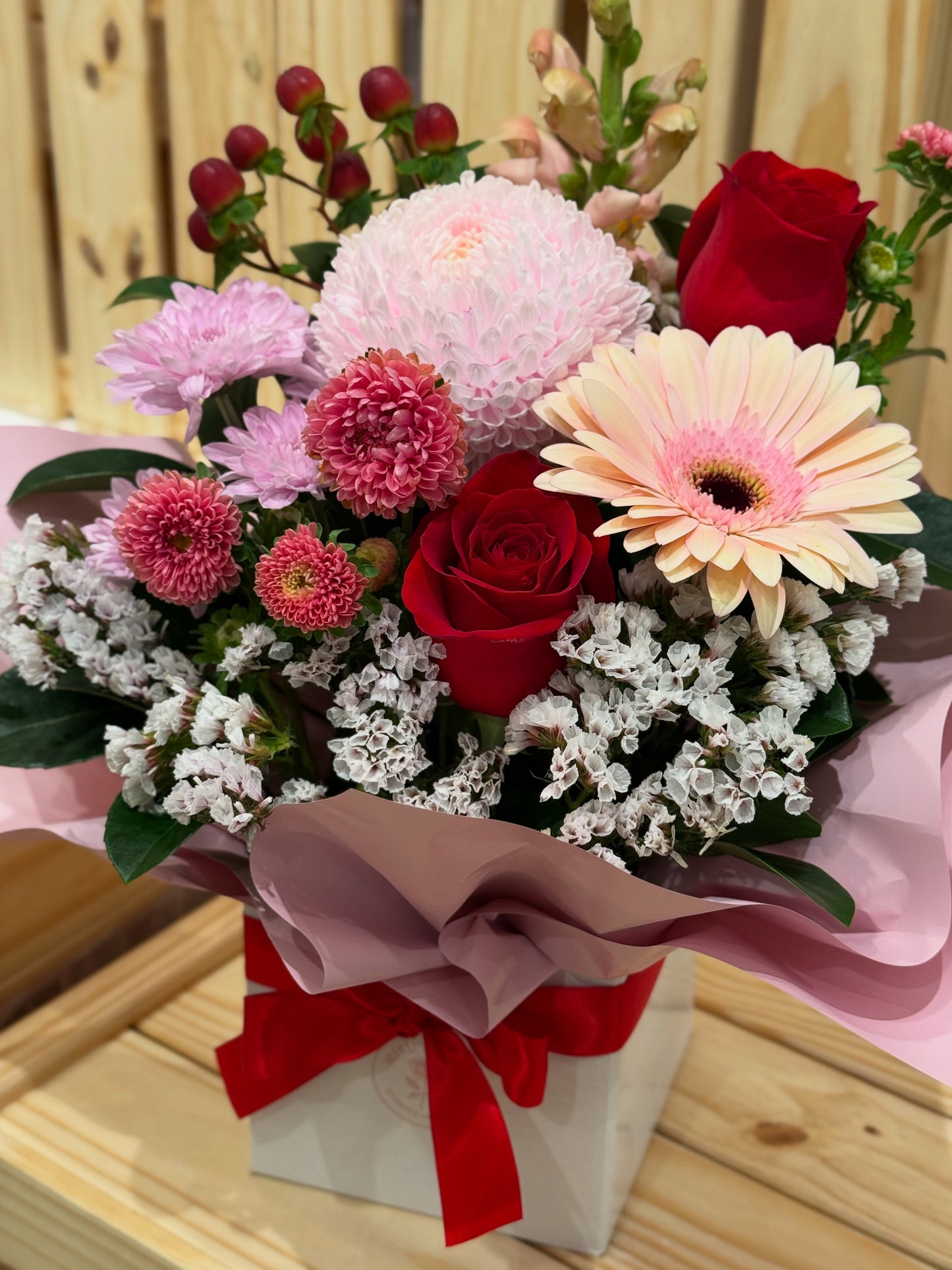 Red Ecuador Roses Standard Flower Box